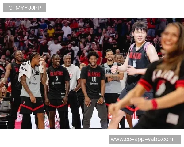 开拓者球迷嘉年华对抗赛黑队险胜白队杨瀚森队友夏普荣膺MVP称号